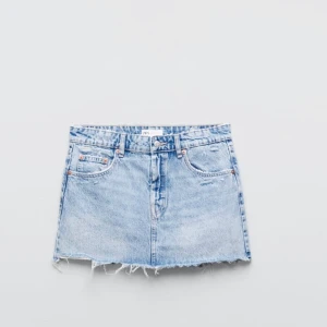 Jeanskjol - Så snygg jeanskjol från Zara med lappar kvar