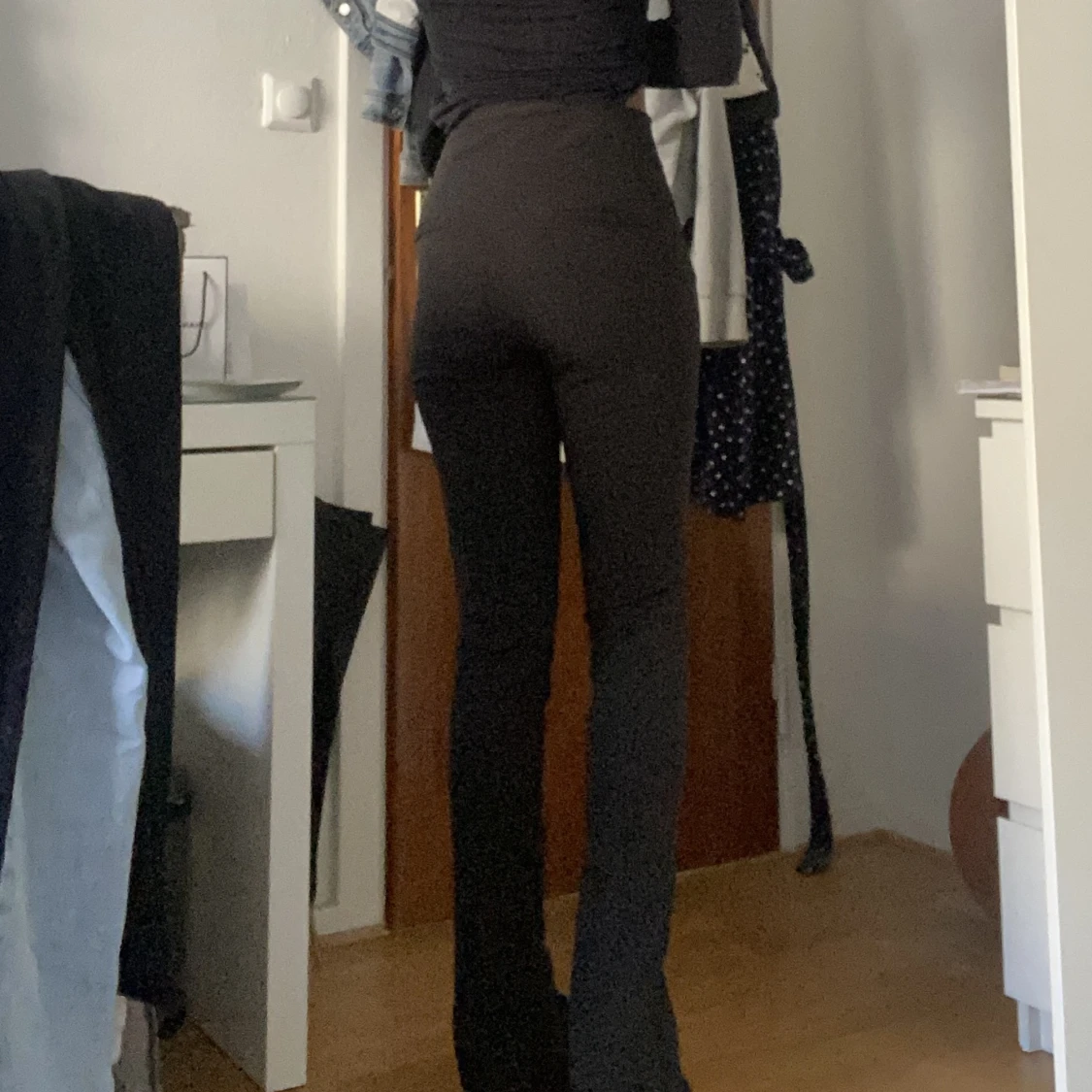 Svarta kostymbyxor  - 90
