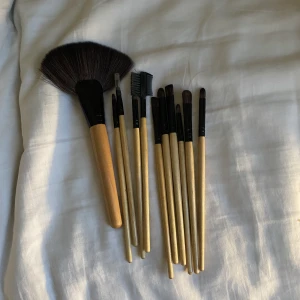 Sminkborstar - Se andra annoser för samfrakt💕