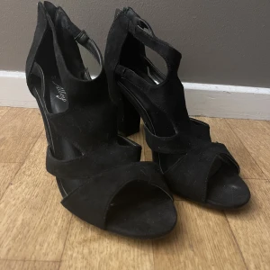 Klackskor svarta  - .