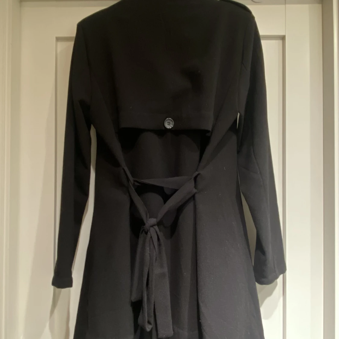 Svart vårkappa  - 90