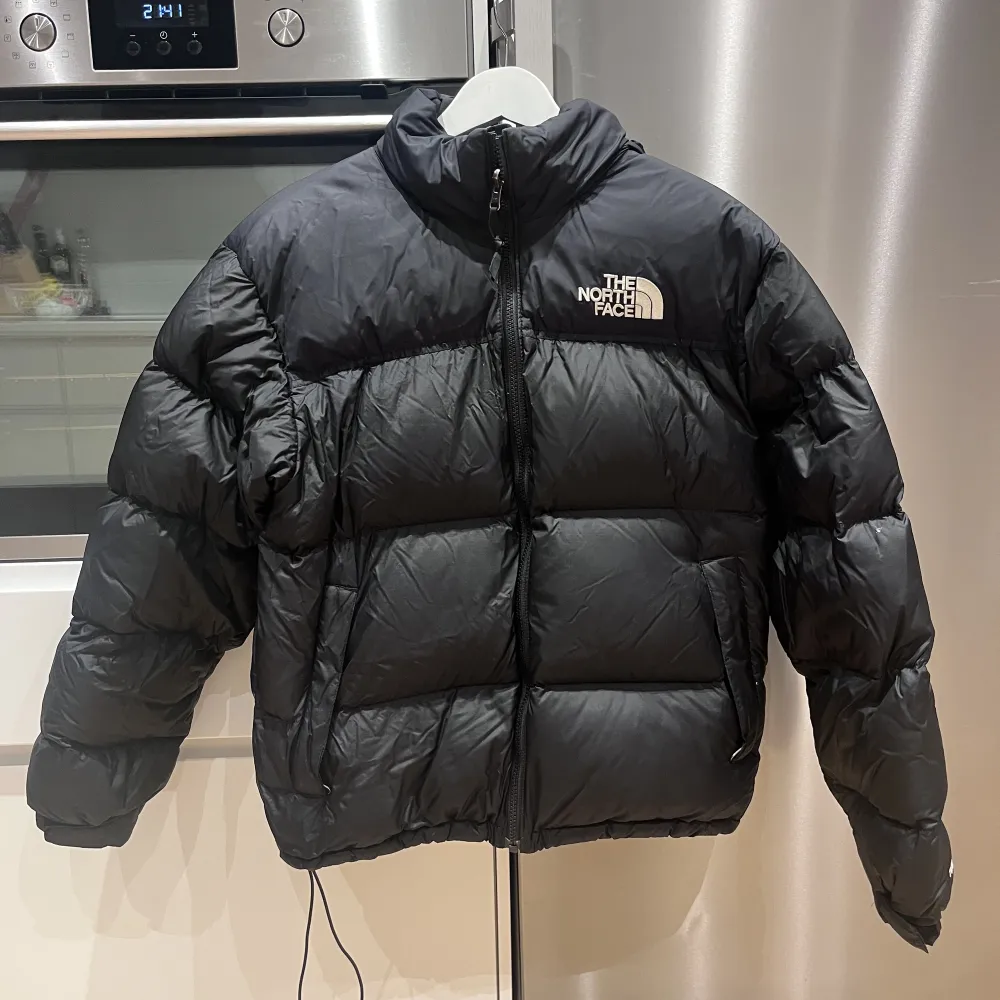 Snygg the north face puffer jacka i bra skick. Säljer då den ej kommer till användning. Pris kan diskuteras.. Jackor.