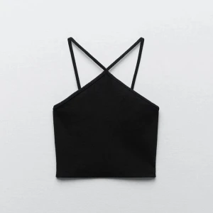 Zara topp - Svart zara topp, bra skick. Pris kan diskuteras.  Skriv för fler bilder💕