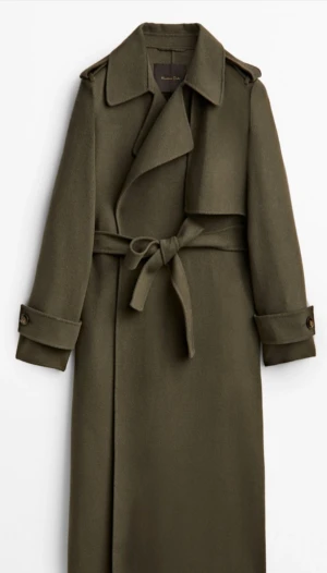 Ull kappa trench style - Jättefin trench-style ull kappa från Massimo Dutti.  Ny med prislapp. Storlek M. Mörk grön. Ny i skick. 