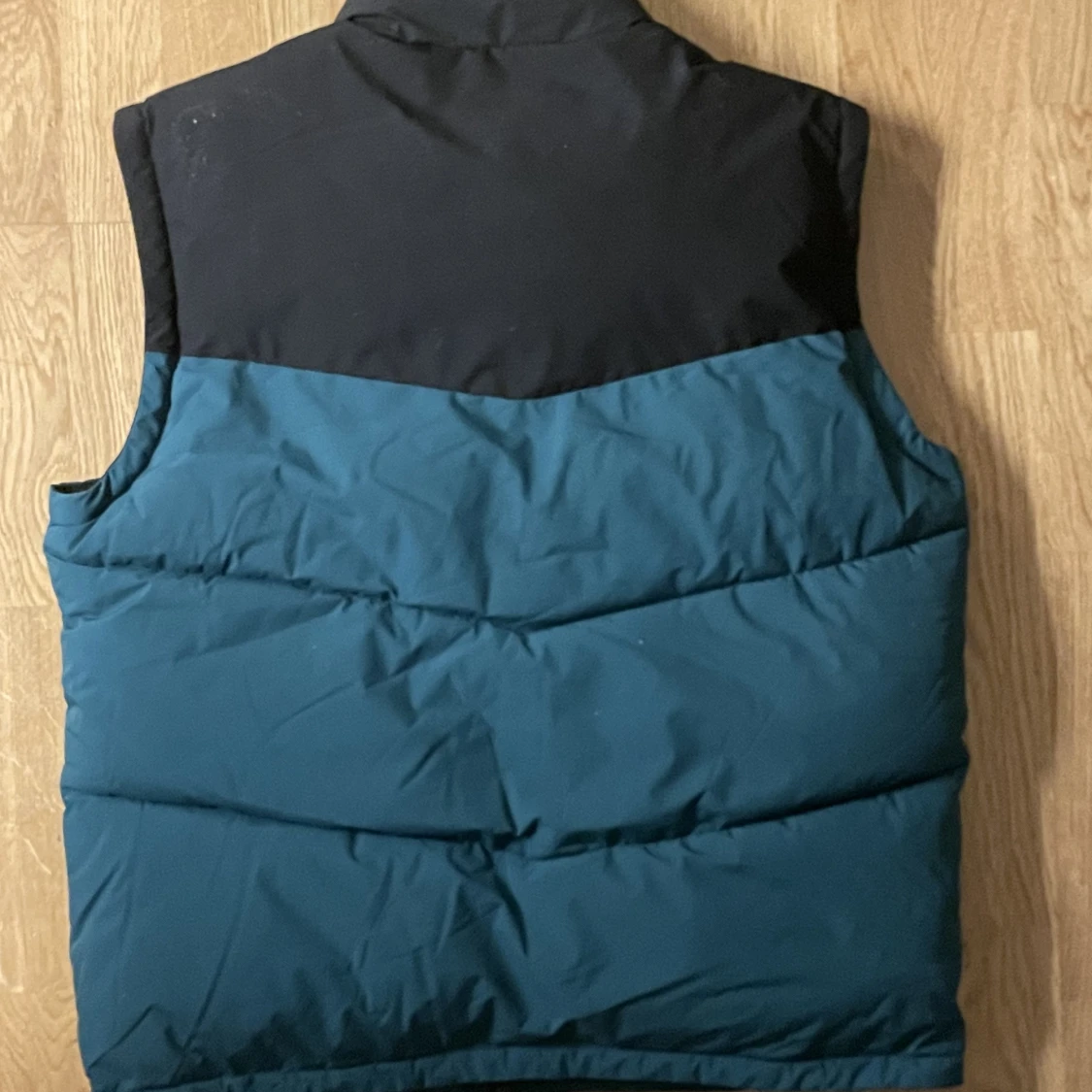 Pull&Bear Green Puffervest  - 90