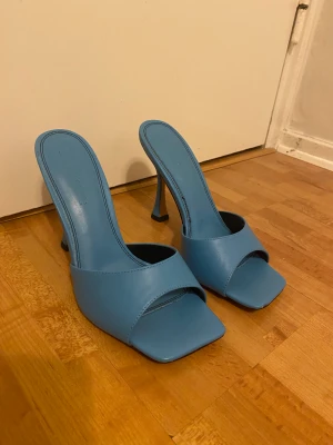 Asos klackar - Jätte snygga blå klackar ifrån asos som aldrig använts då de va fel storlek. Super snygga ❤️