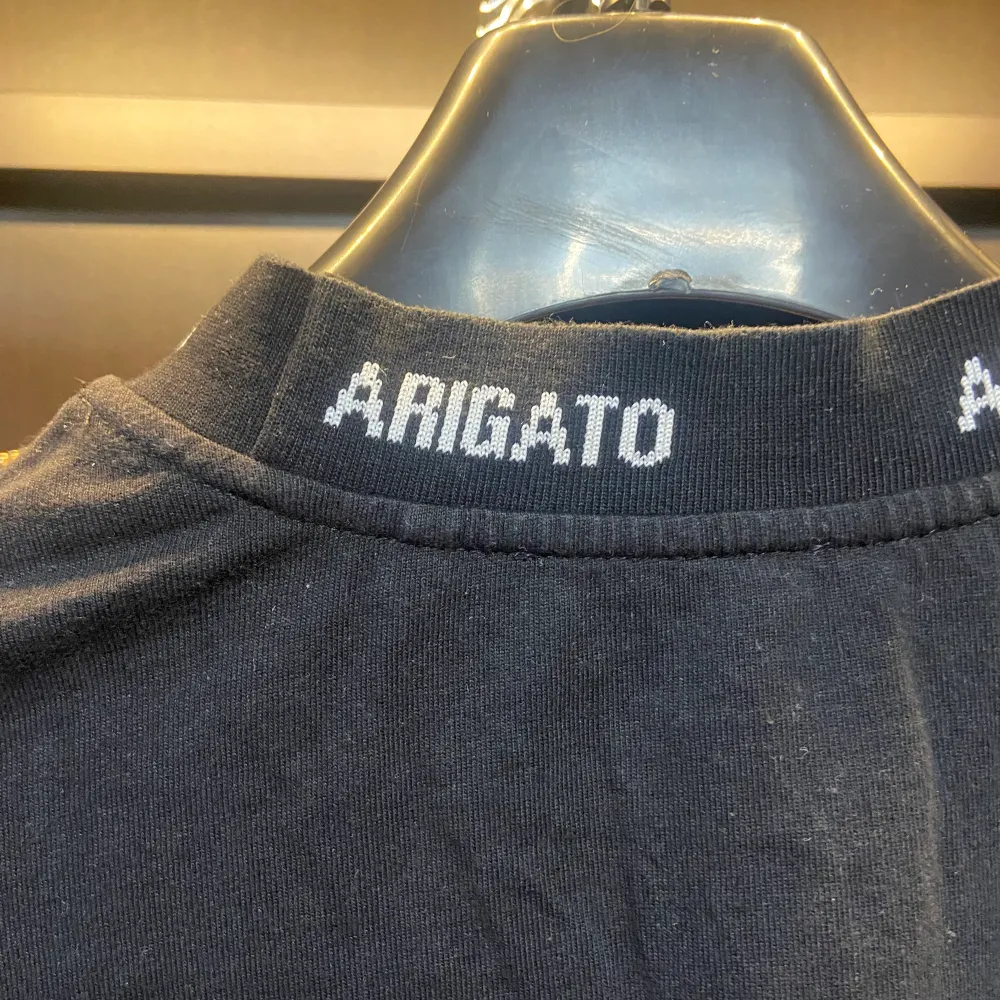 Snygg arigato tröja i storlek M. Tröjor & Koftor.