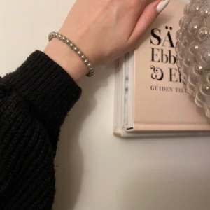 armband  - gulligt grått pärlarmband 