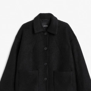 Kappa - Trendig kappa från monki i mycket fint skick, använd ett fåtal gånger❤️✨