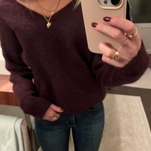 Fin tröja i ull - Supersnygg tröja i ull från selected. Väldigt skön och mysig. Storlek xs men passar även s! Köpt för 799kr men säljer för 250kr😽😽