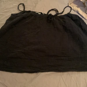 En skön utsläpp topp  - Gillade ej hur den satt på mig men den var skön 