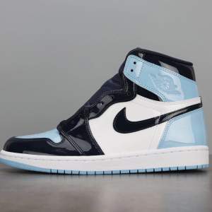 air jordan 1 high OG - available in all sizes  Follow vigshoes on instagram