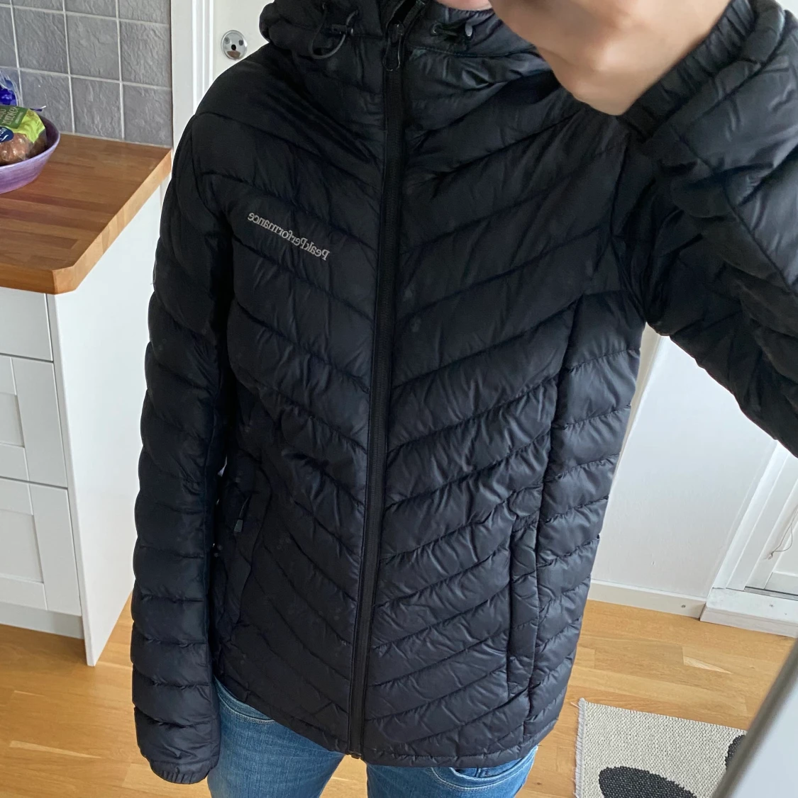 Svart Peak Performance dunjacka 