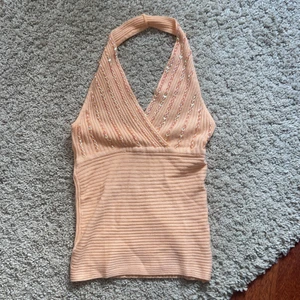 Festtopp  - Funderar på att sälja denna fina festtopp som jag faktiskt aldrig använt, jättefin ljusrosa/korall färg💘 står ingen storlek men skulle säga S