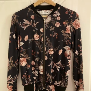 Strl XS - Strl xs men passar även strl S 