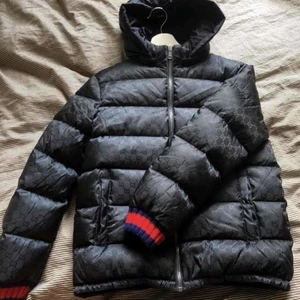 Gucci jacka  - Helt okej skick