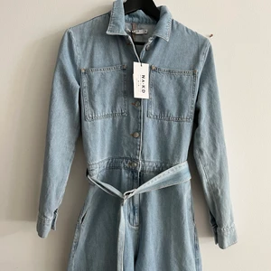 Byxdress, NA-KD  - Snygg trendig byxdress från NA-KD i stl S. Säljs inte längre. Helt oanvänd, lappen sitter kvar☺️. Passar perfekt till hösten🍁🍁. 