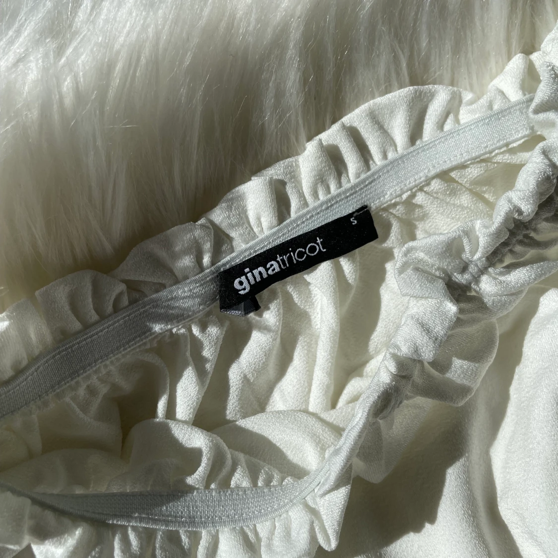 Vit topp från ginatricot - 90