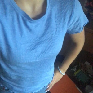 Säljer - Säljer en tröja från Lager 157 då jag slutade använda den. Tvättar innan den skickas kostar 50kr + frakt ❤️