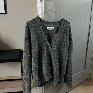 Stickad kofta från Samsoe  - Stickad kofta från Samsoe Samsoe