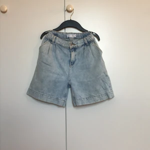 Jeans shorts  - Jeans shorts i bra skick 