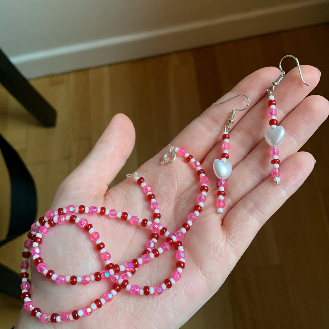 Handgjord halsband och örhängen i randig stil - 90