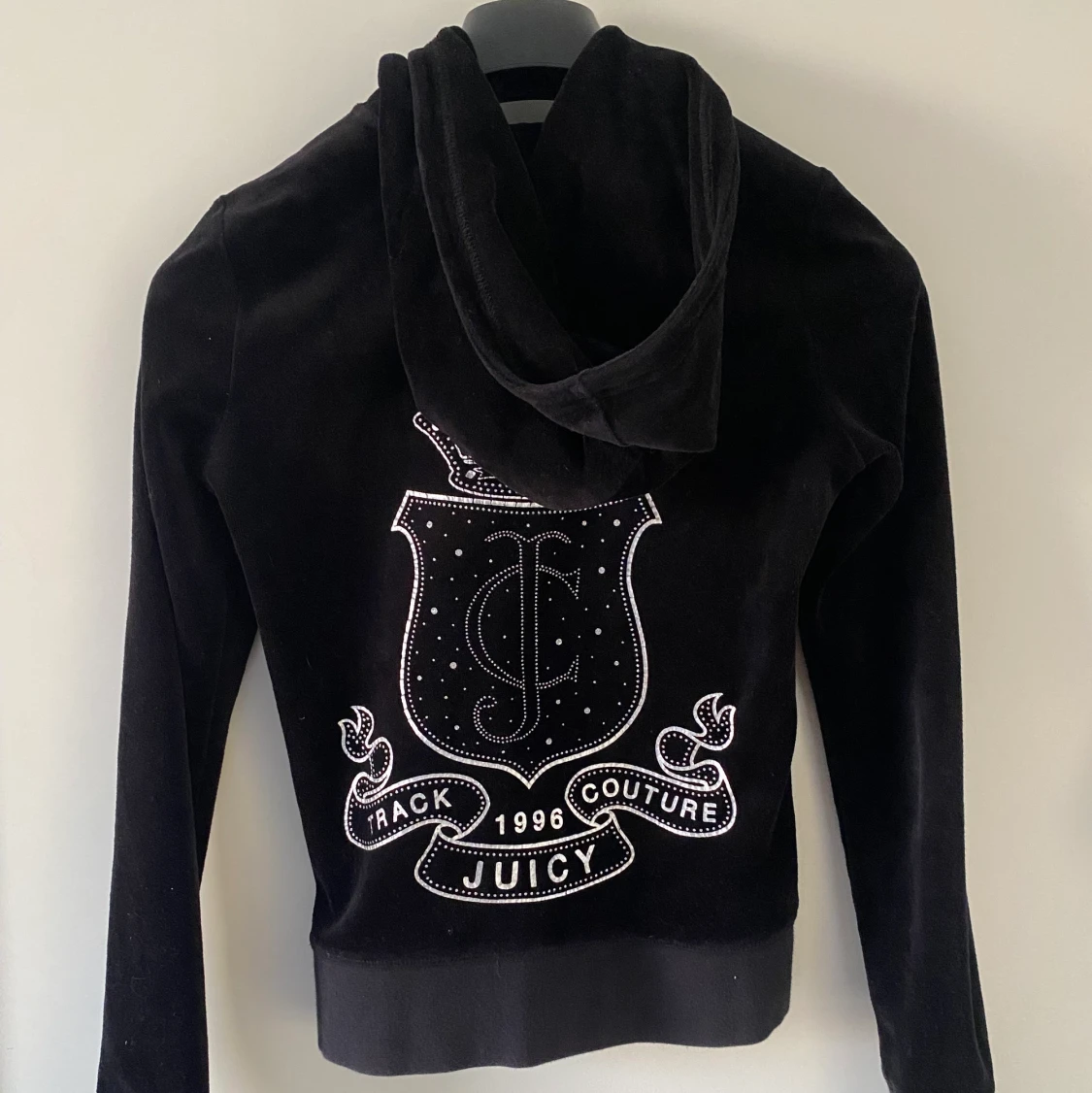 Juicy Couture  - 90