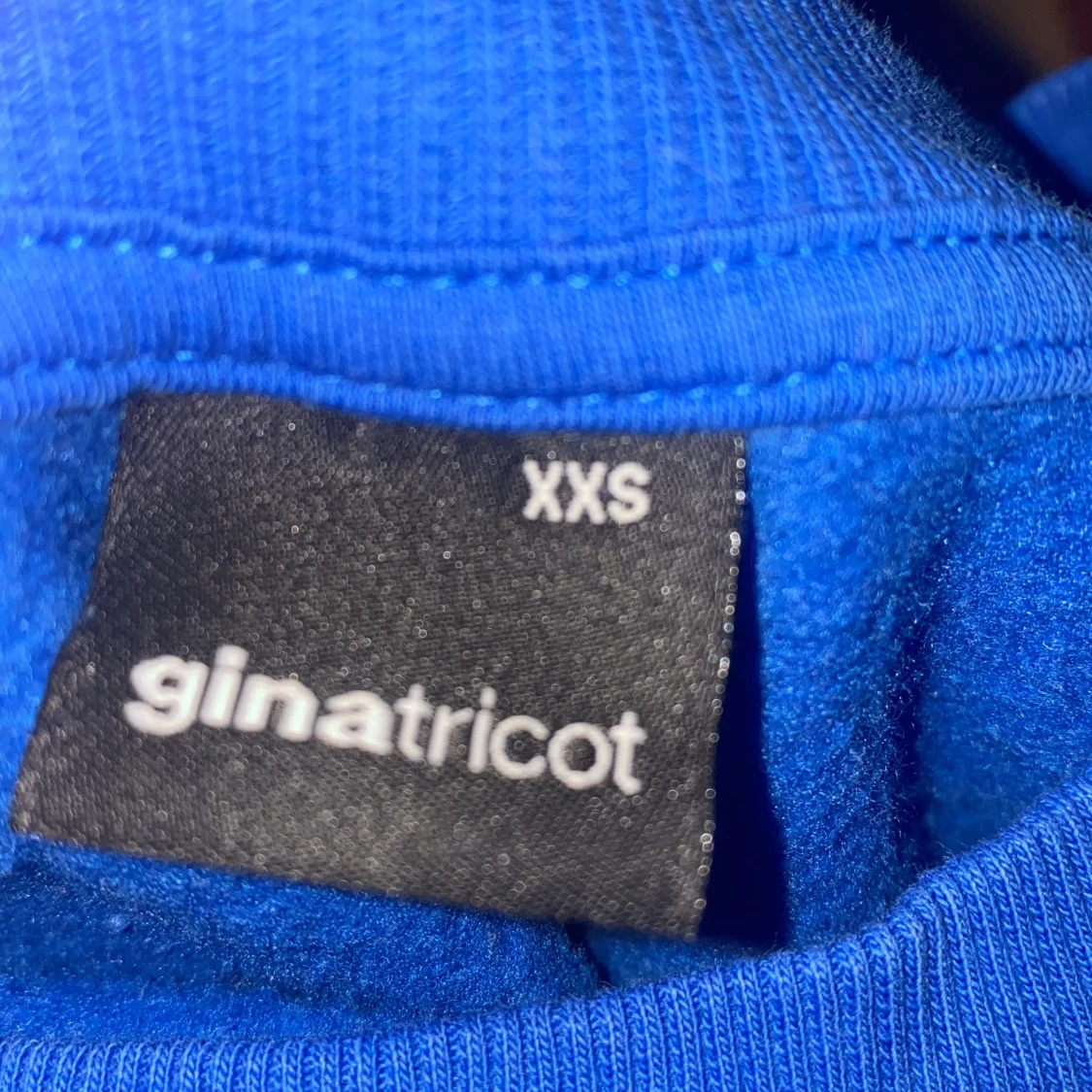 Blå tröja  - 90