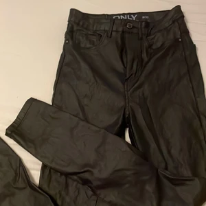 Skinnbyxor  - Skinnbyxa i relativt bra skick