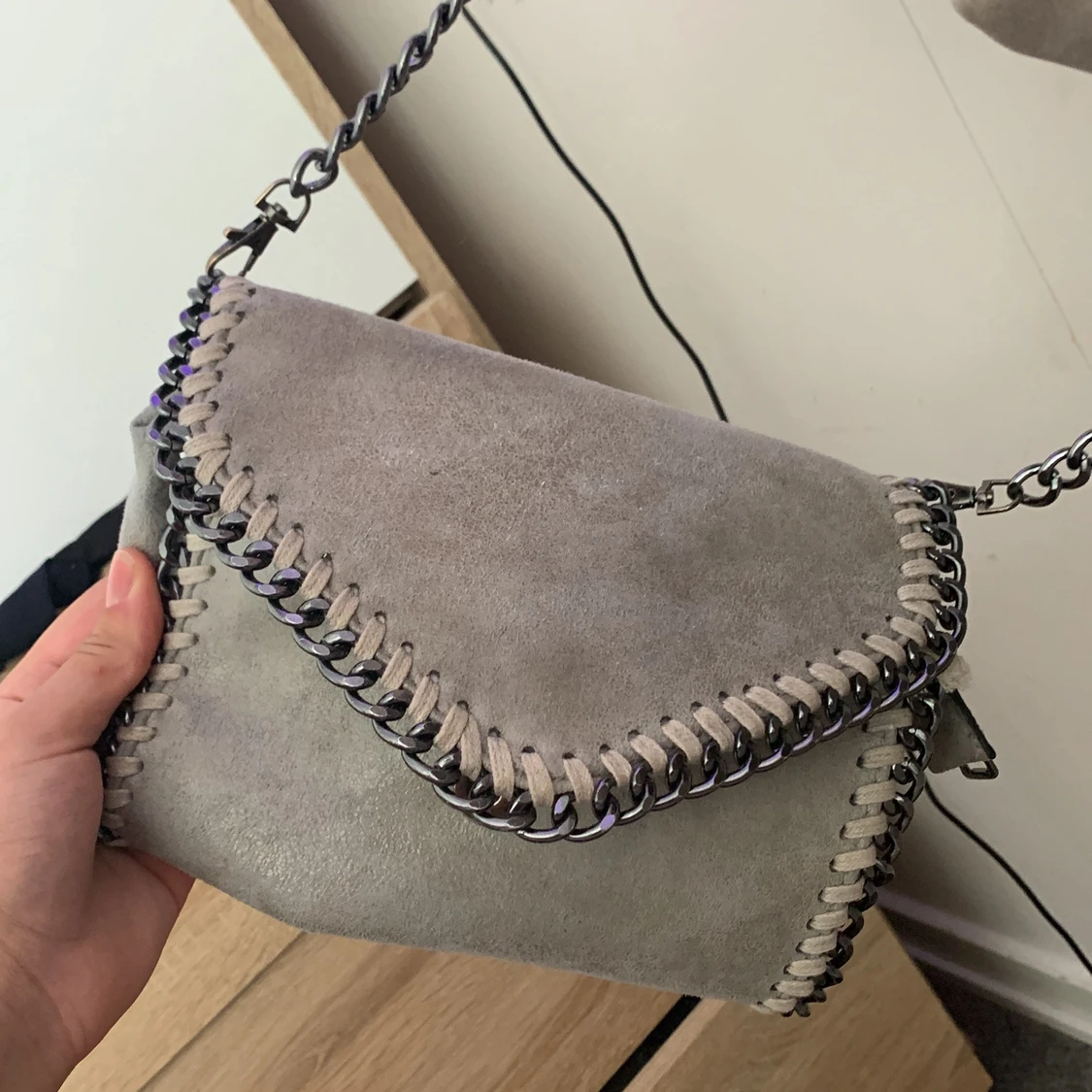 Grå axelväska - 90