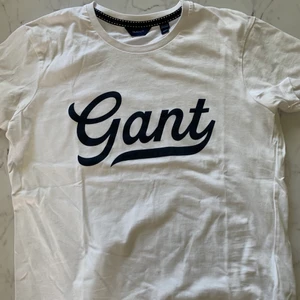 Gant t-shirt - Säljer denna gant t-shirt då den inte kommer till användning längre. Säljs för 200kr+ frakt💗