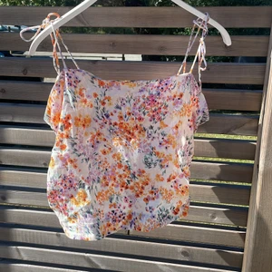 Blus  - Ny blus i stl l, aldrig använd