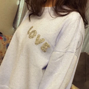 Xl  - En fin  love tröja 