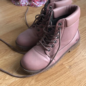 Skor från fila - Nyskick