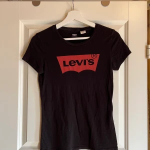 Levis t-shirt - Svart levis tröja