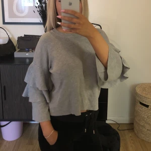 Gullig tröja  - Ifrån bikbok 