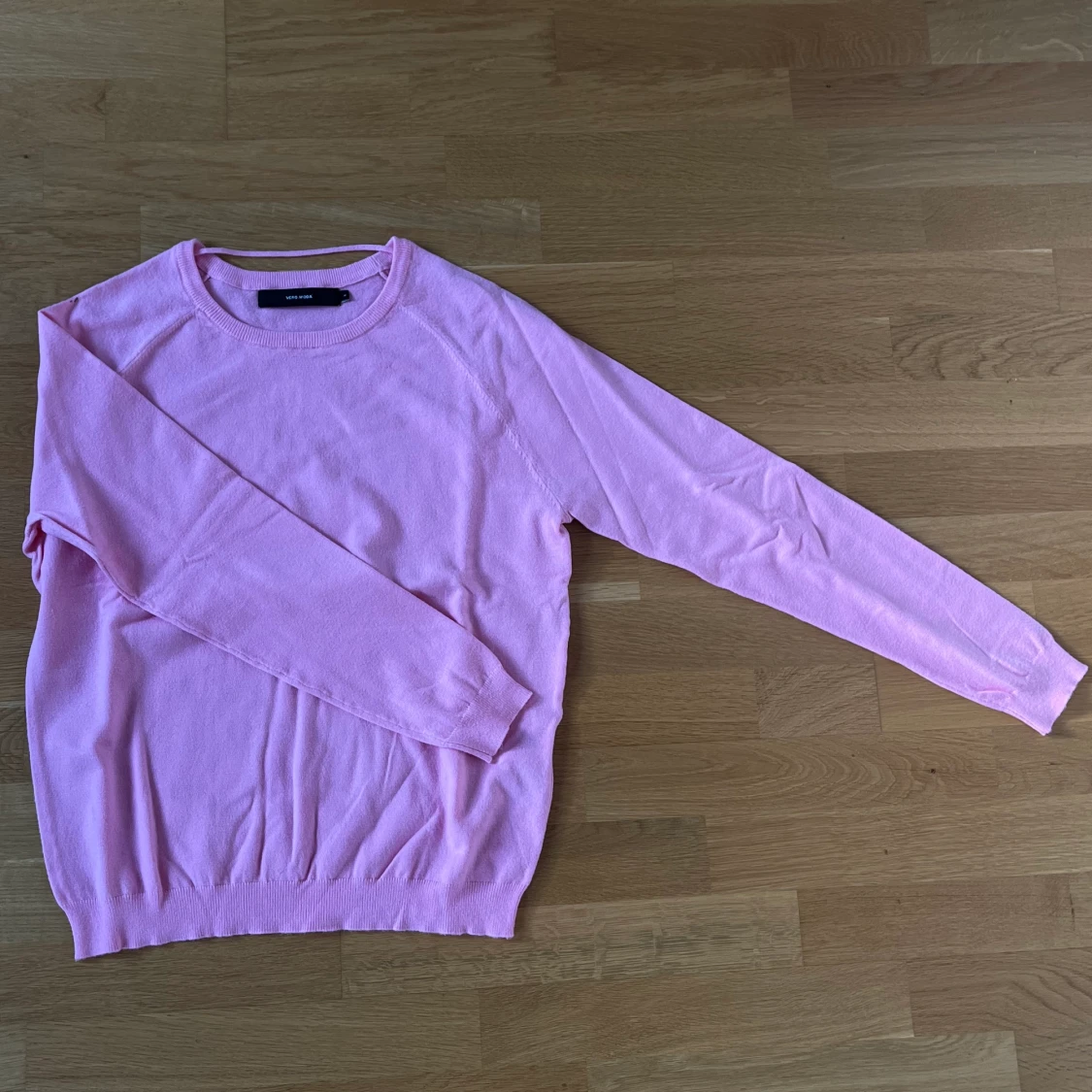 Rosa tunnstickad tröja  - 90