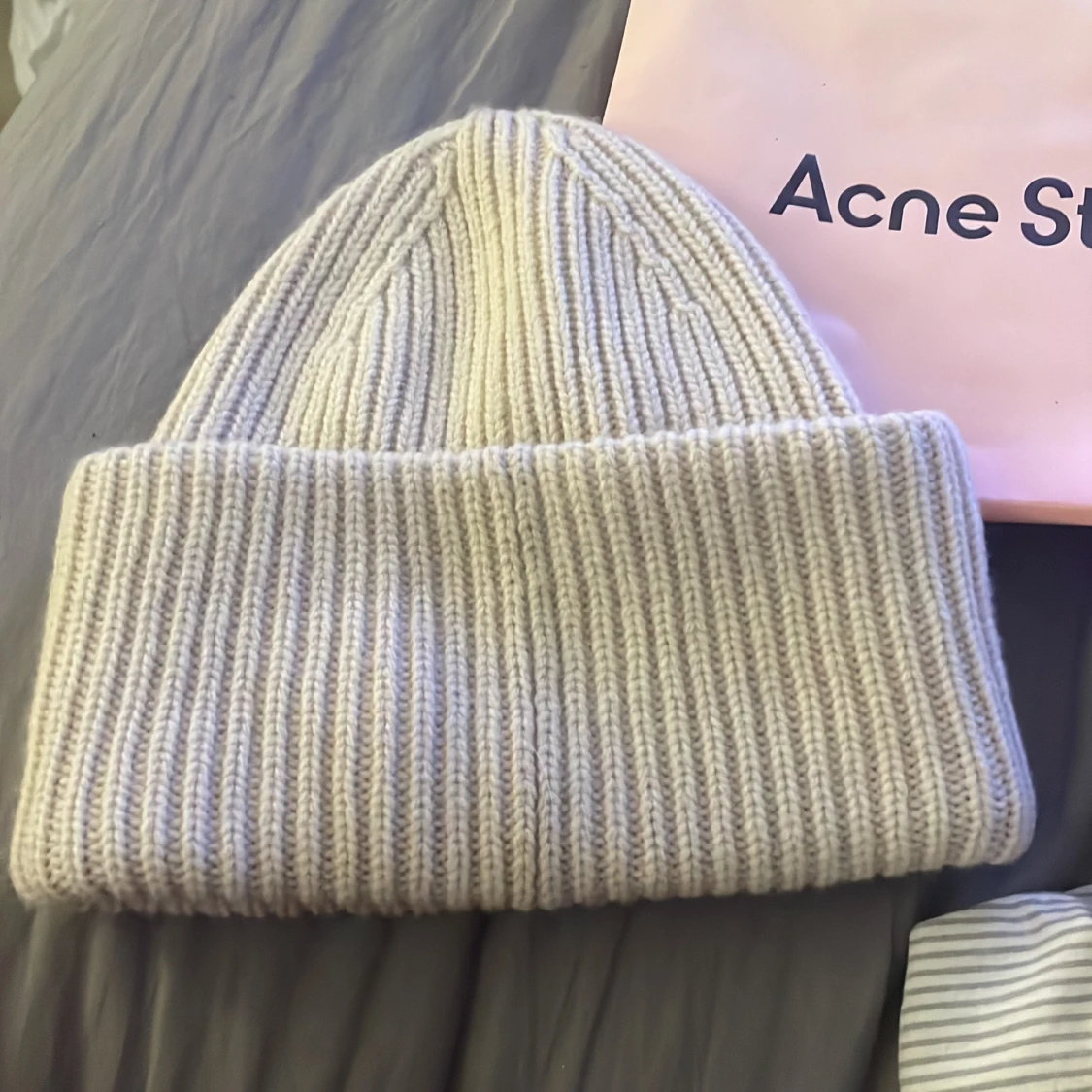 Acne mössa - 90