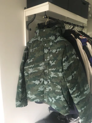 The north face vinter jacka dunjacka  - Mycket bra skick   Storlek M   Limiterad edition  Kvitto finns 