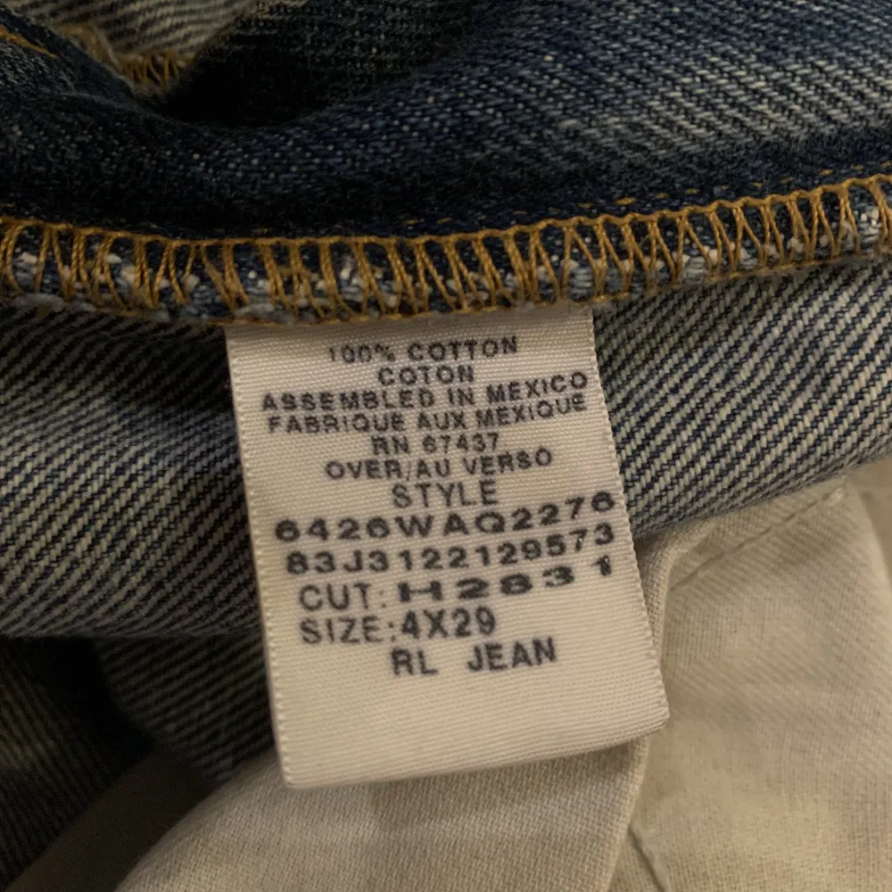 Vintage Ralph Lauren jeans för kvinnor. Byxorna är i mycket fint skick.   Storlek: 4x29. Jeans & Byxor.
