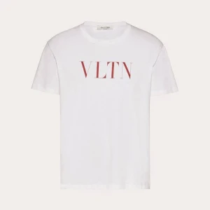 Valentino  - Säljer valentino tishor  Cond: 10/10 brand new Strl L, S och M 1599kr styck, plus spårbarfrakt (66kr)  Original påse och tags medföljer!  Mvh Linus 