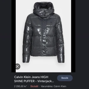 Calvin Klein vinterjacka  - Använt en vinter, som ny. Strl M men passa även s/xs vilket jag är