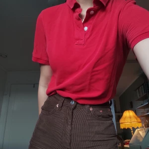 Röd Piké - Röd piké i fint skick:)