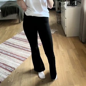 Jazzpants  - Svarta långa jazzpants. Sköna och mjuka! Jag är 173 och de är perfekta i längden