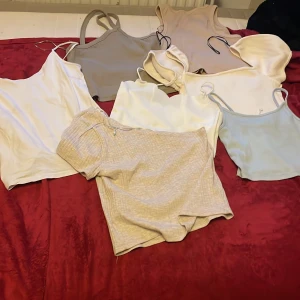 Hejj - Säljer massa sommar topparpassa på och köp kläder till era barn inför sommar skit billig men det är dyrt i äffarer en top köpte jag för 100kr men jag säljer en topp för 20kr skriv om du är intresserad du får mer info om du skriver får även tydlig bild😊☺️