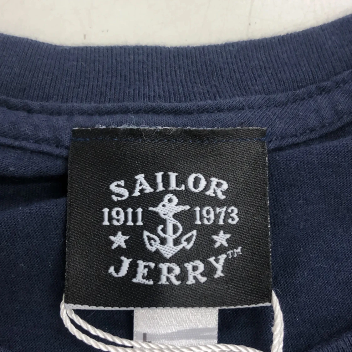 marinblå tshirt med tryck - 91