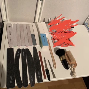 Nagel grejer  - Finns några nagel grejer kvar 