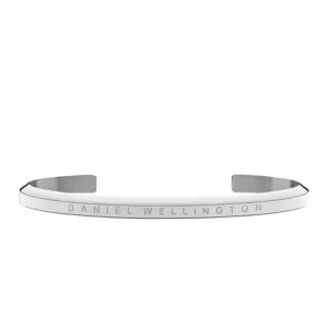 Daniel Wellington armband  - Jättefint och i nyskick då de knappt är använt pga använder främst guldsmycken🫶🏼 Nypris 599 kr
