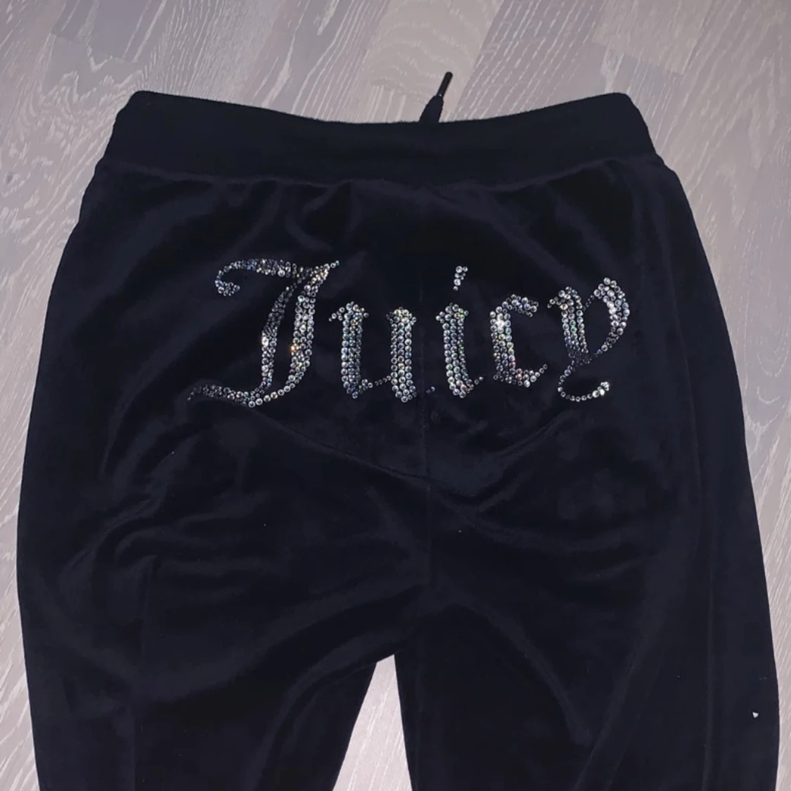 Mörkblå juicy byxor 