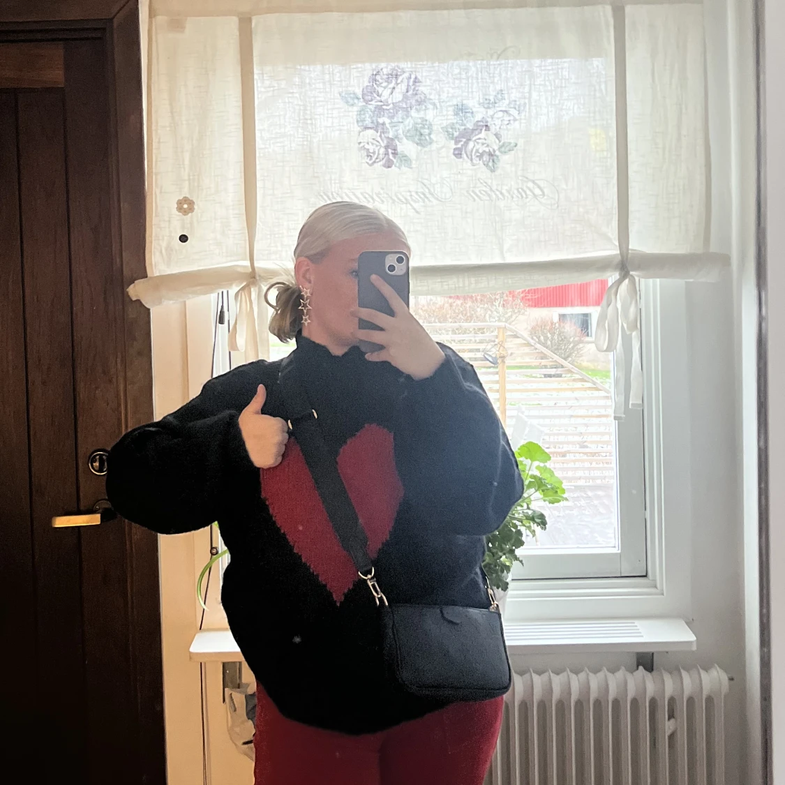 Svart stickad tröja  - 90